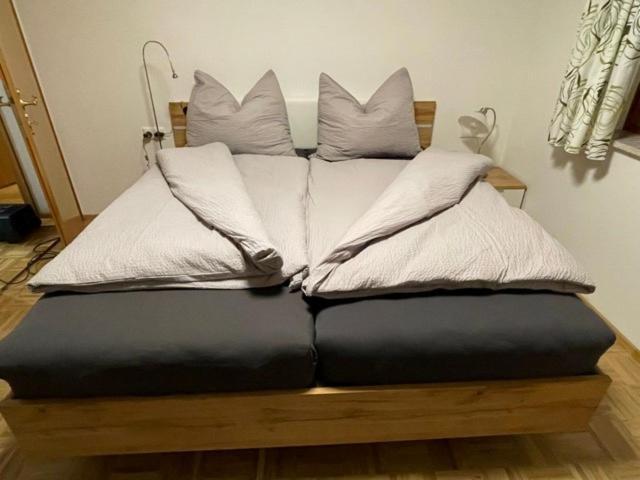Ferienhaus Plattner Apartment เลียนซ์ ภายนอก รูปภาพ